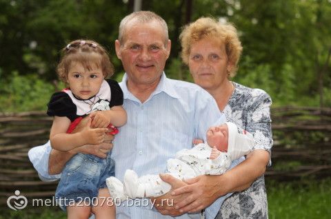 Нам 1 месяц)))))))))))