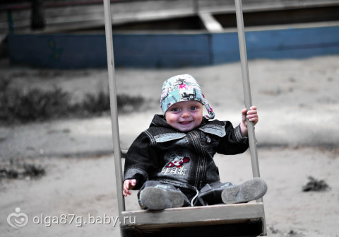 Знакомимся с площадками возле дома)