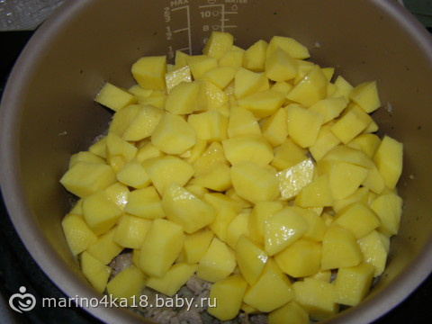 Картошка с мясом по дачному в мультиварке