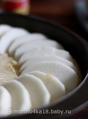 Пирог с яблоками и клюквой