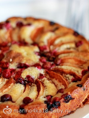 Пирог с яблоками и клюквой