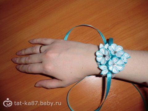 Канзаши на руку подружкам невесты Канзаши на руку подружкам невесты