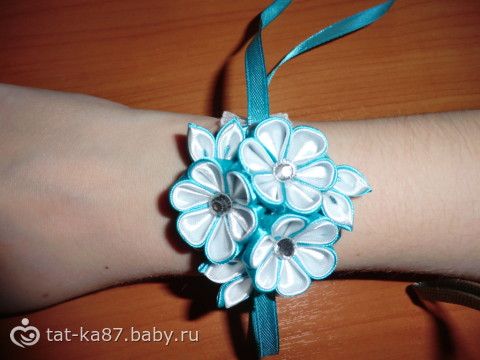 Канзаши на руку подружкам невесты Канзаши на руку подружкам невесты