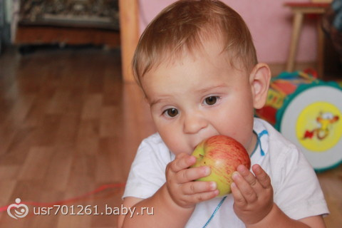 привезла нам бабушка подарки)))