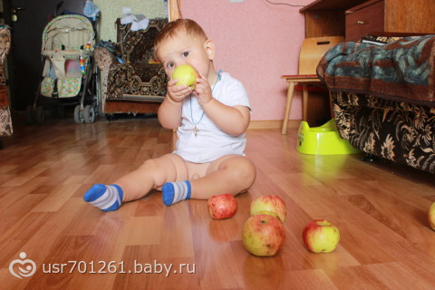 привезла нам бабушка подарки)))