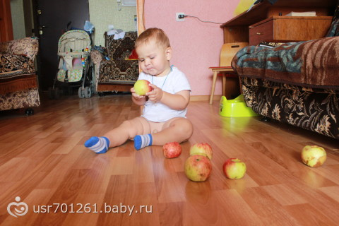 привезла нам бабушка подарки)))