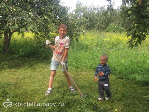вытащили меня мои мужчинки на улицу...мало слов- много фото))