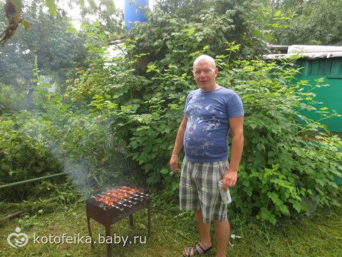вытащили меня мои мужчинки на улицу...мало слов- много фото))