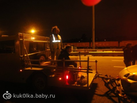 вот так наш папа работает)))