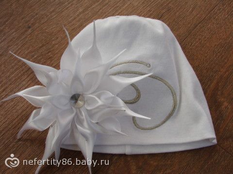 Шапки-шапки…Нашила шапок разных, голубых и красных. Хватик (фото)